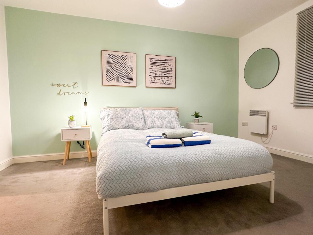 Luxury 2 Bedroom City Centre Apartment - Secure Parking - Amazing Location! Кэнтербари Экстерьер фото