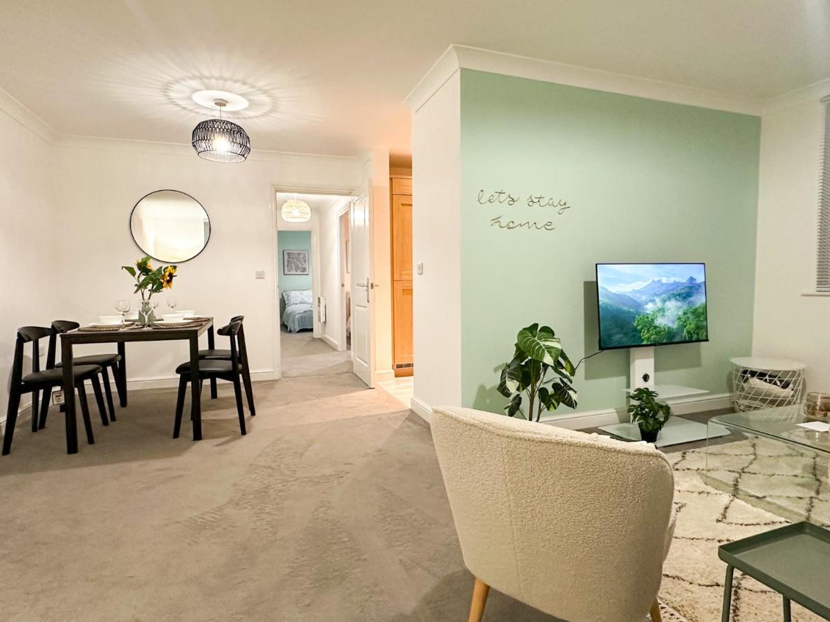 Luxury 2 Bedroom City Centre Apartment - Secure Parking - Amazing Location! Кэнтербари Экстерьер фото