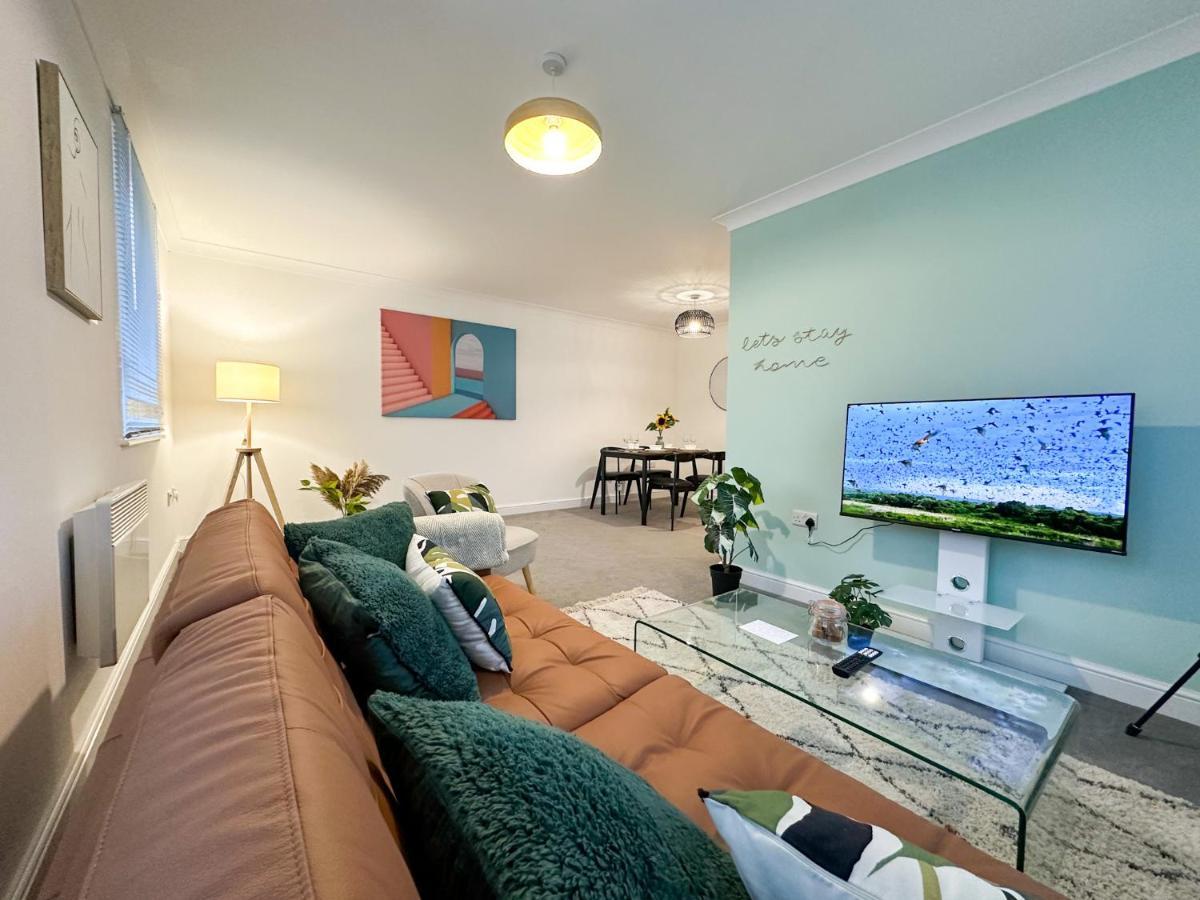 Luxury 2 Bedroom City Centre Apartment - Secure Parking - Amazing Location! Кэнтербари Экстерьер фото