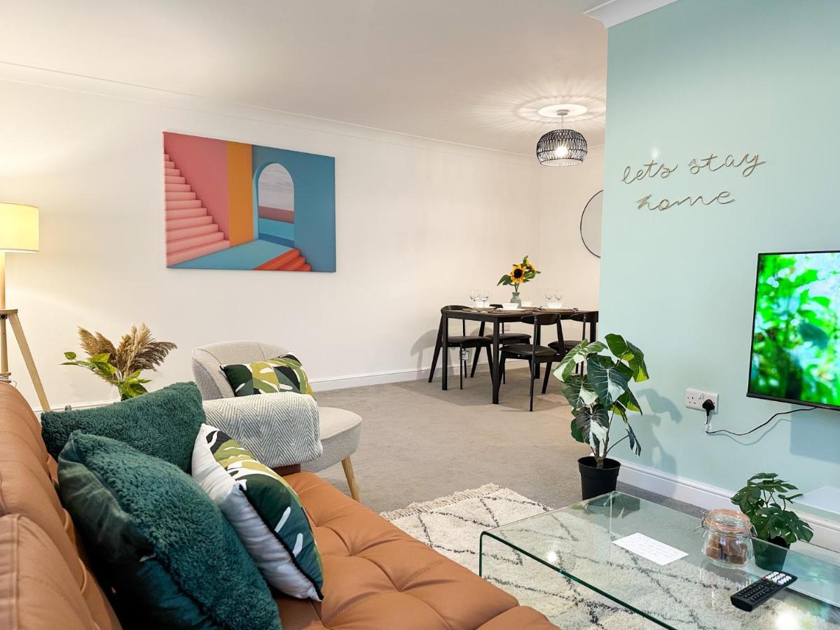 Luxury 2 Bedroom City Centre Apartment - Secure Parking - Amazing Location! Кэнтербари Экстерьер фото