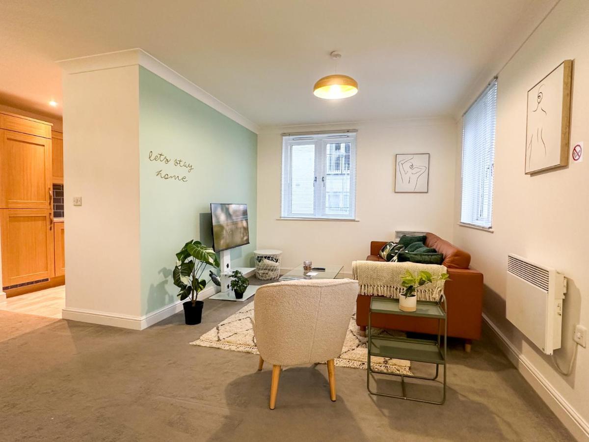 Luxury 2 Bedroom City Centre Apartment - Secure Parking - Amazing Location! Кэнтербари Экстерьер фото