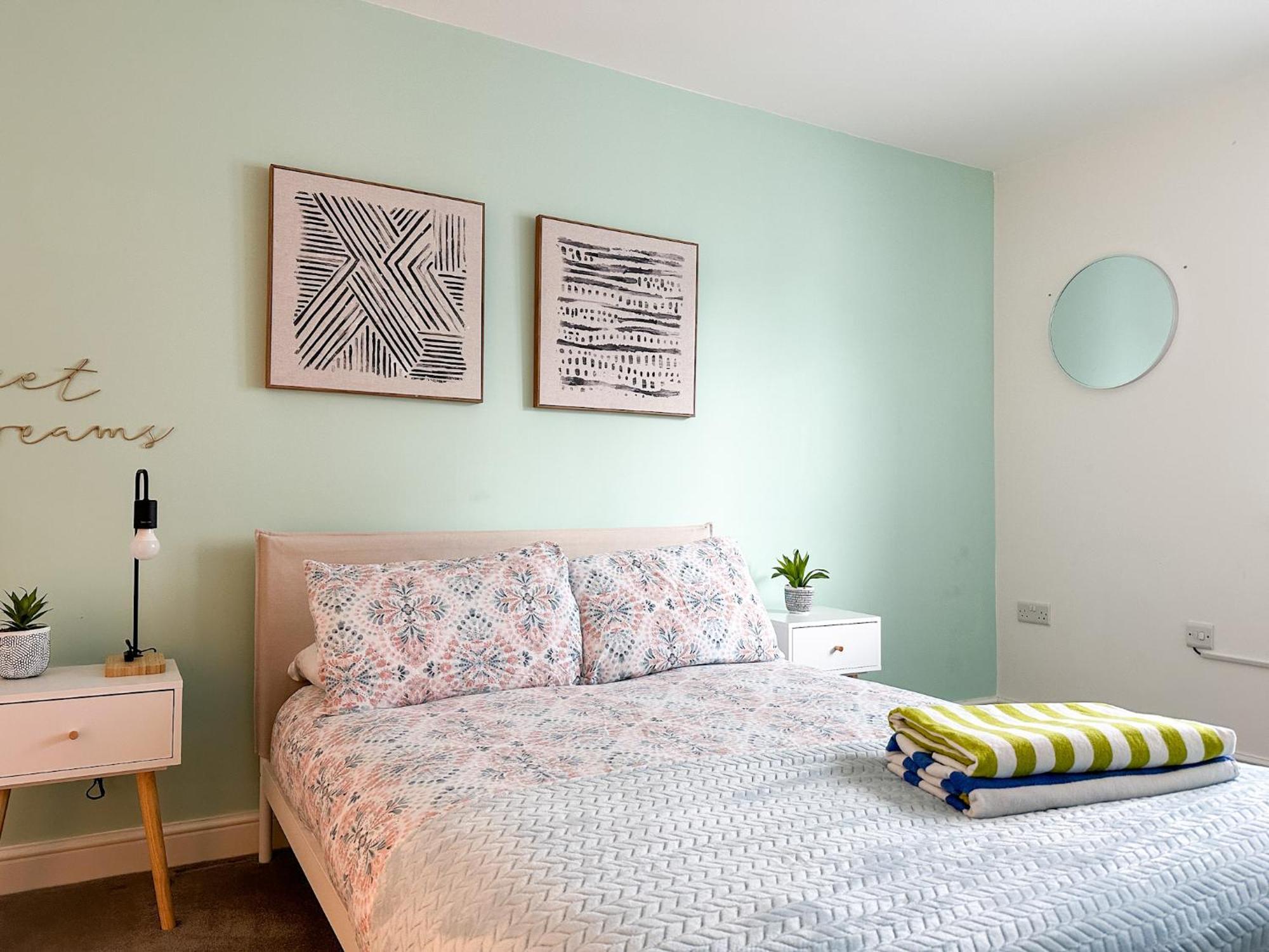 Luxury 2 Bedroom City Centre Apartment - Secure Parking - Amazing Location! Кэнтербари Экстерьер фото